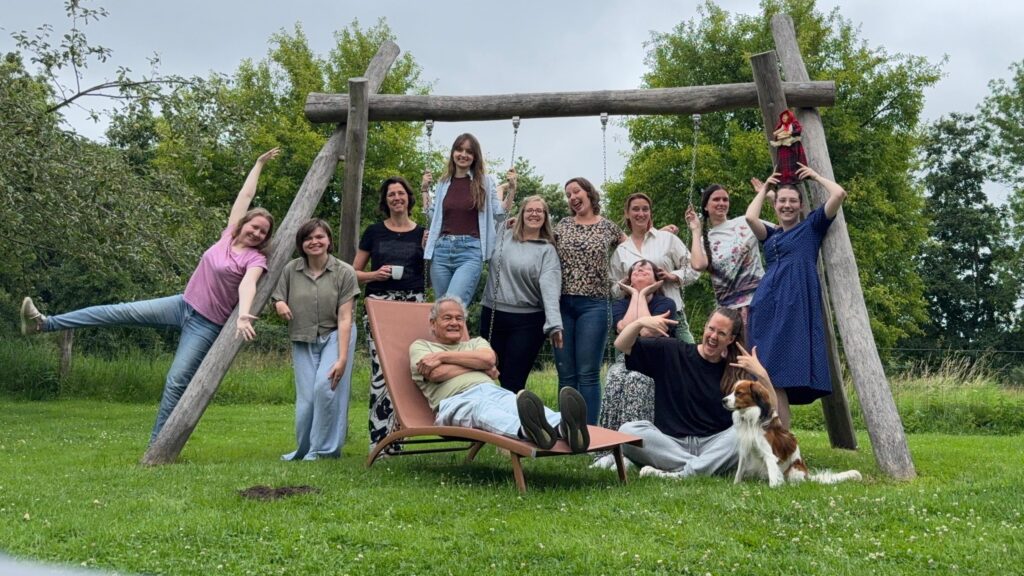 Groepsfoto van de schrijfretraite Limburg 2025